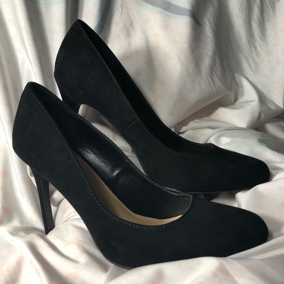 LC Lauren Conrad Shoes - Black suede shoes